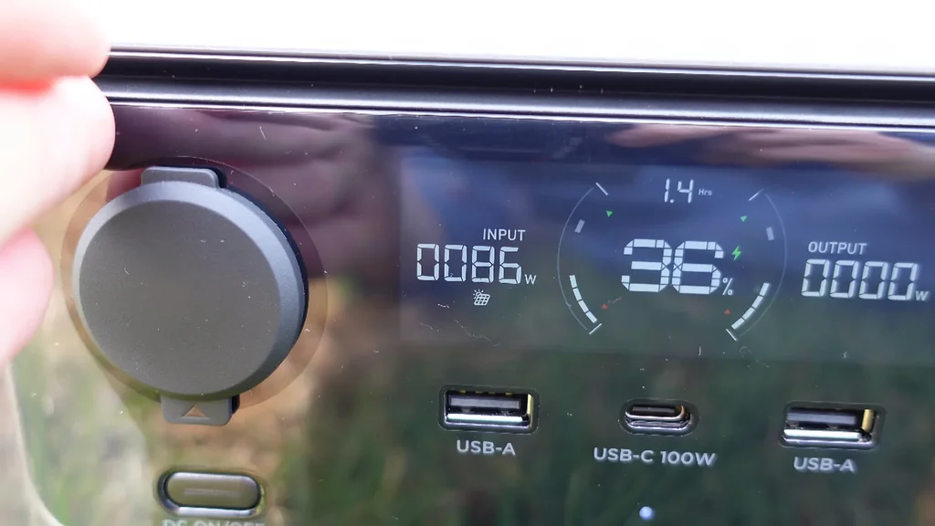 Display showing voltage drop and overload