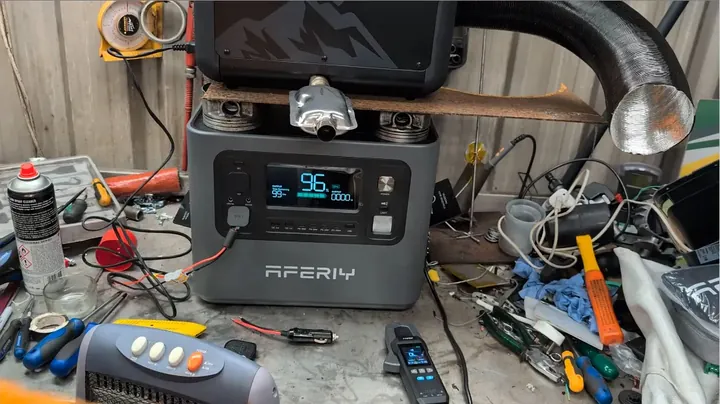 Multimeter reading zero resistance between charging inlet ground and output earth socket