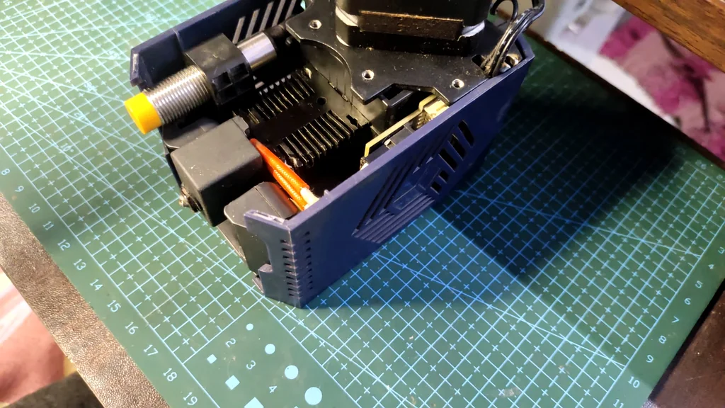 Internal view of the 3D printer toolhead assembly