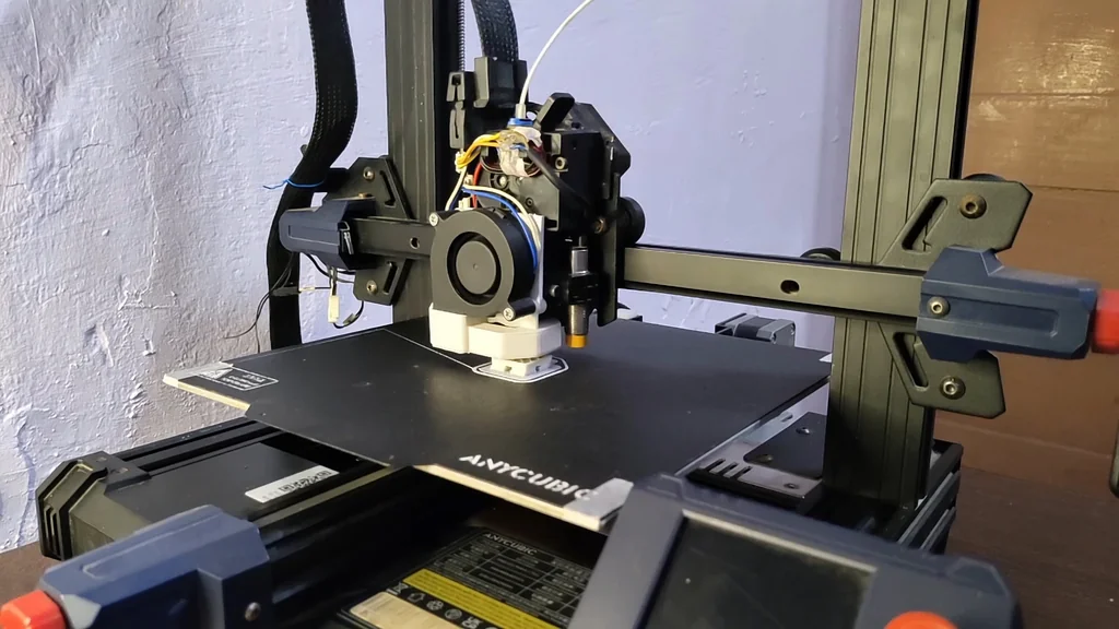 Close-up of the hotend during the first layer print