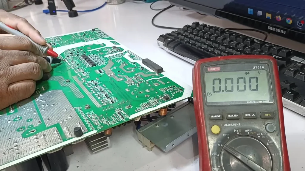 Measuring PCB with UNI-T multimeter
