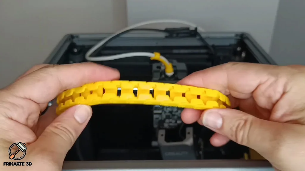 Removing supports from the printed PETG chain links