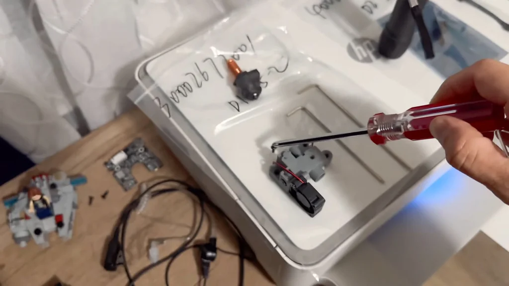 Removing the last interface board screws