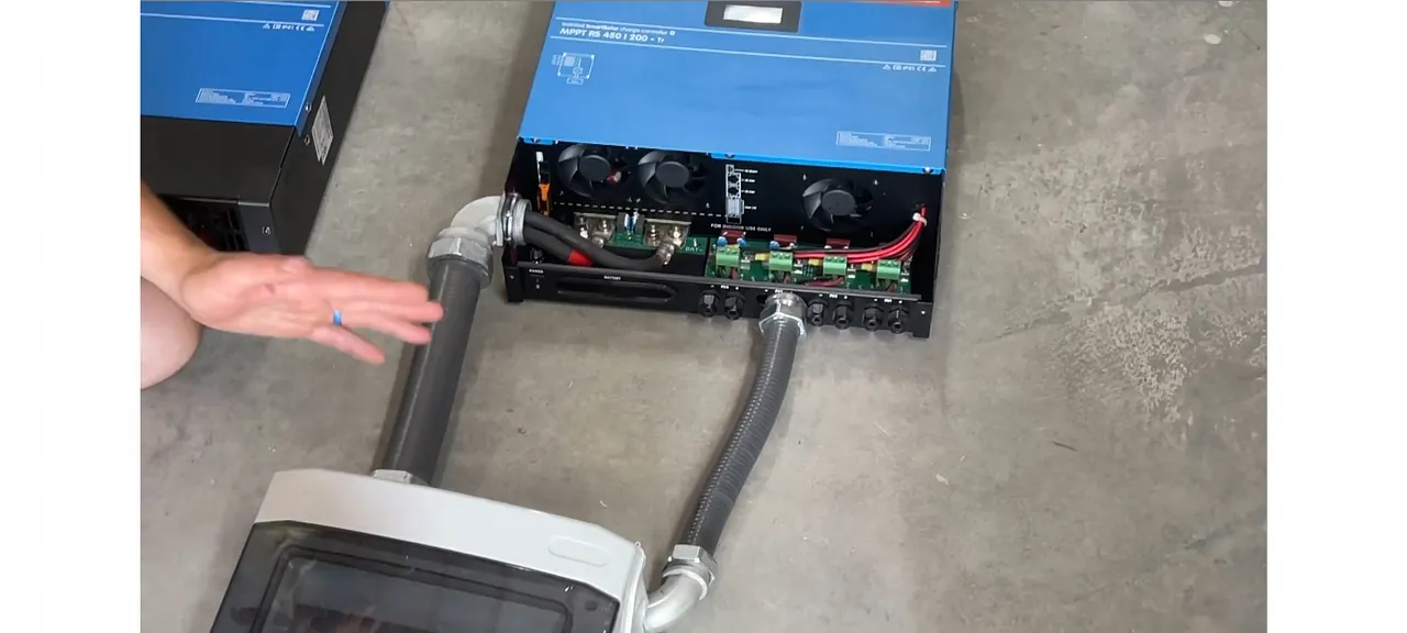 PV system disconnect box with internal switch wiring