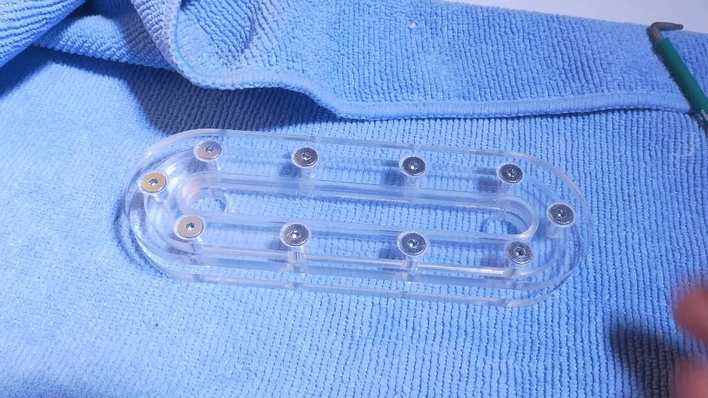 Clear acrylic manifold with screws