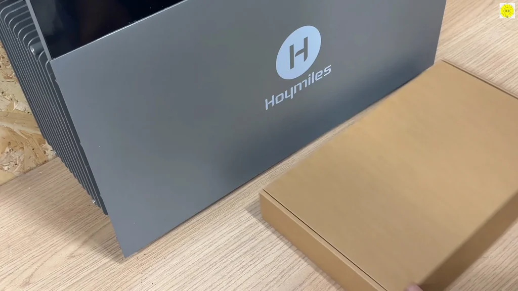 Unboxing the Hoymiles device