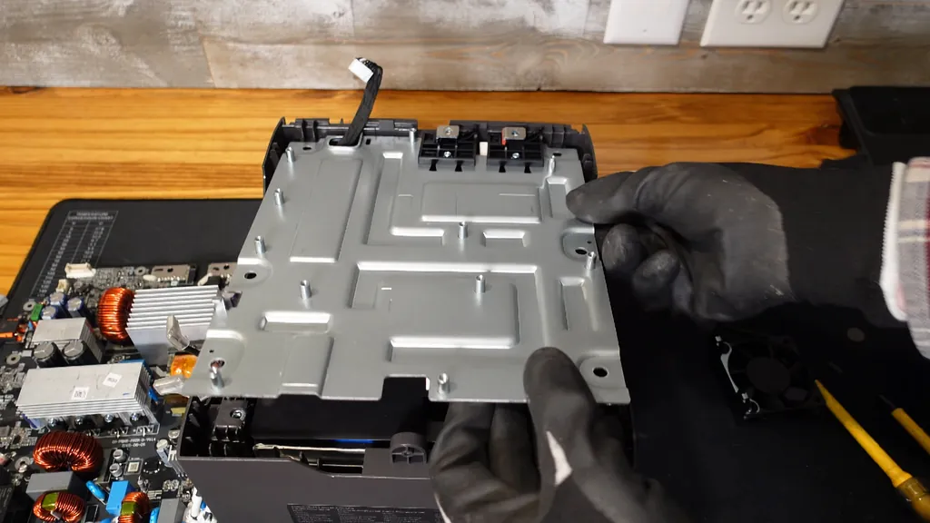 Temperature sensors near the negative battery terminal