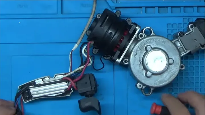 Removing motor casing fasteners on workbench