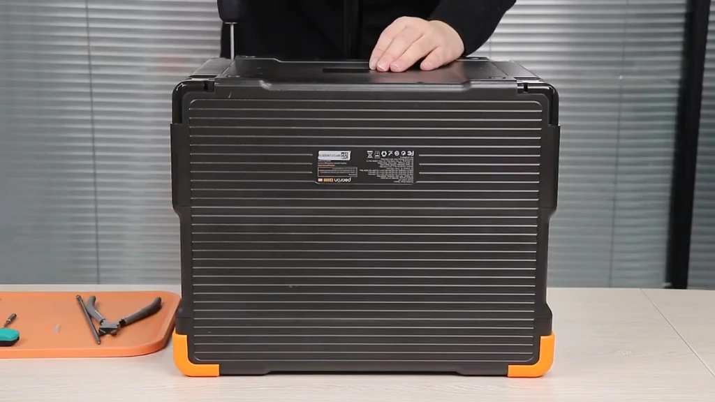 Removing top panel of Pecron E3600LFP