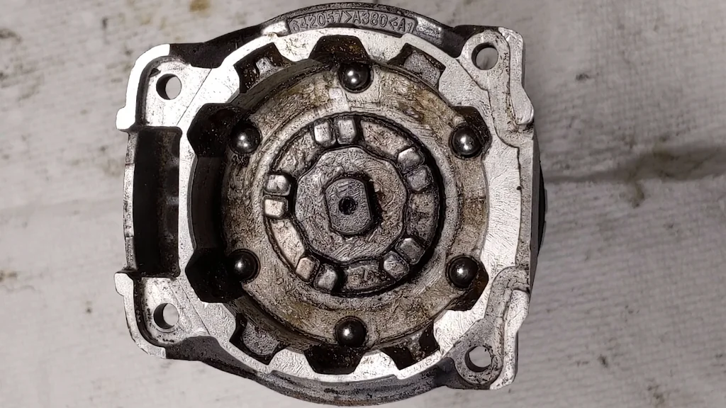 Seating the output spindle