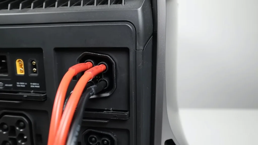 Wires connected to Ecoflow power station