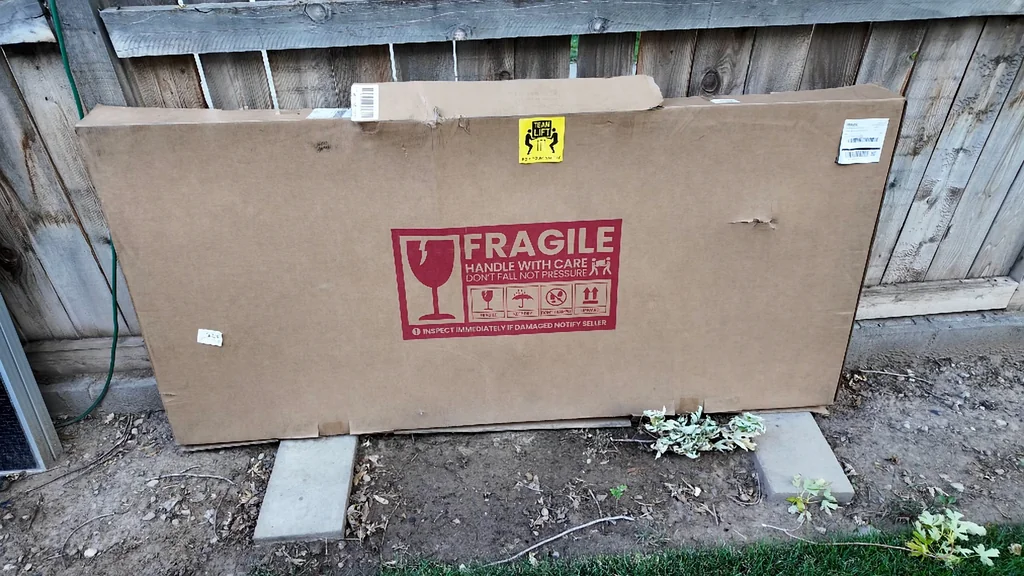 Fragile cardboard packaging for solar panels