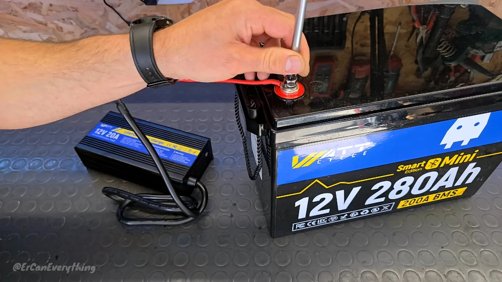 Connecting charger to 12V 280Ah battery