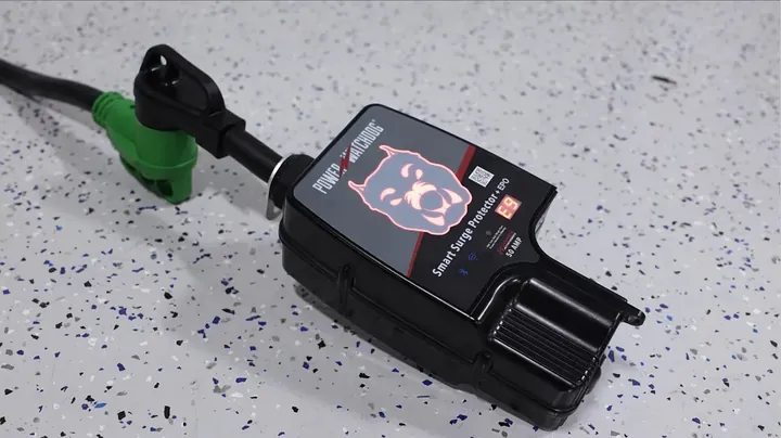 Power Watchdog powering on without error codes displaying normal white illumination